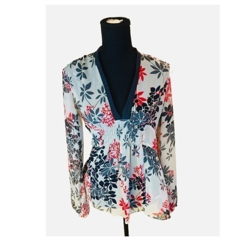 Floral Sheer Long Sleeves Tunic By New York & Co. Rushed design below V neck